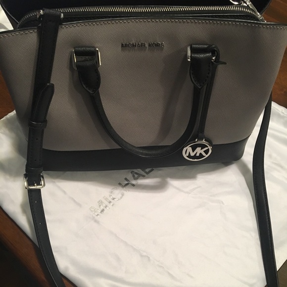 Michael Kors Large Satchel - Picture 4 of 7